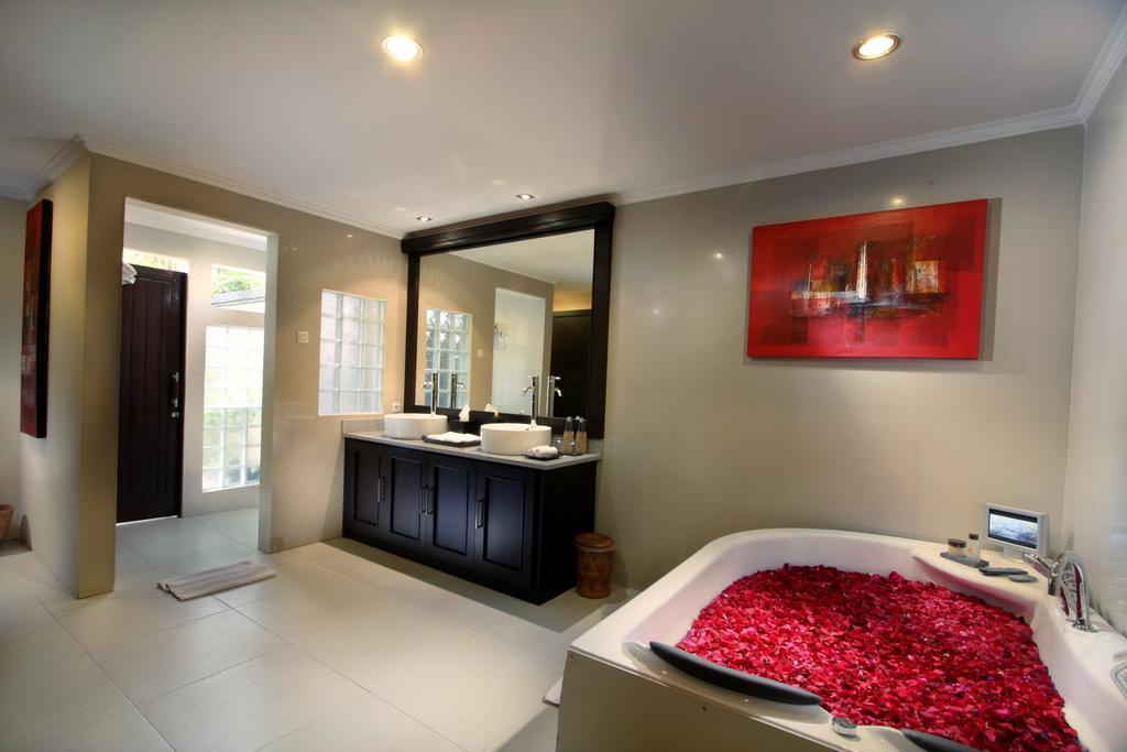 Bali Rich Villas Seminyak  Exterior photo