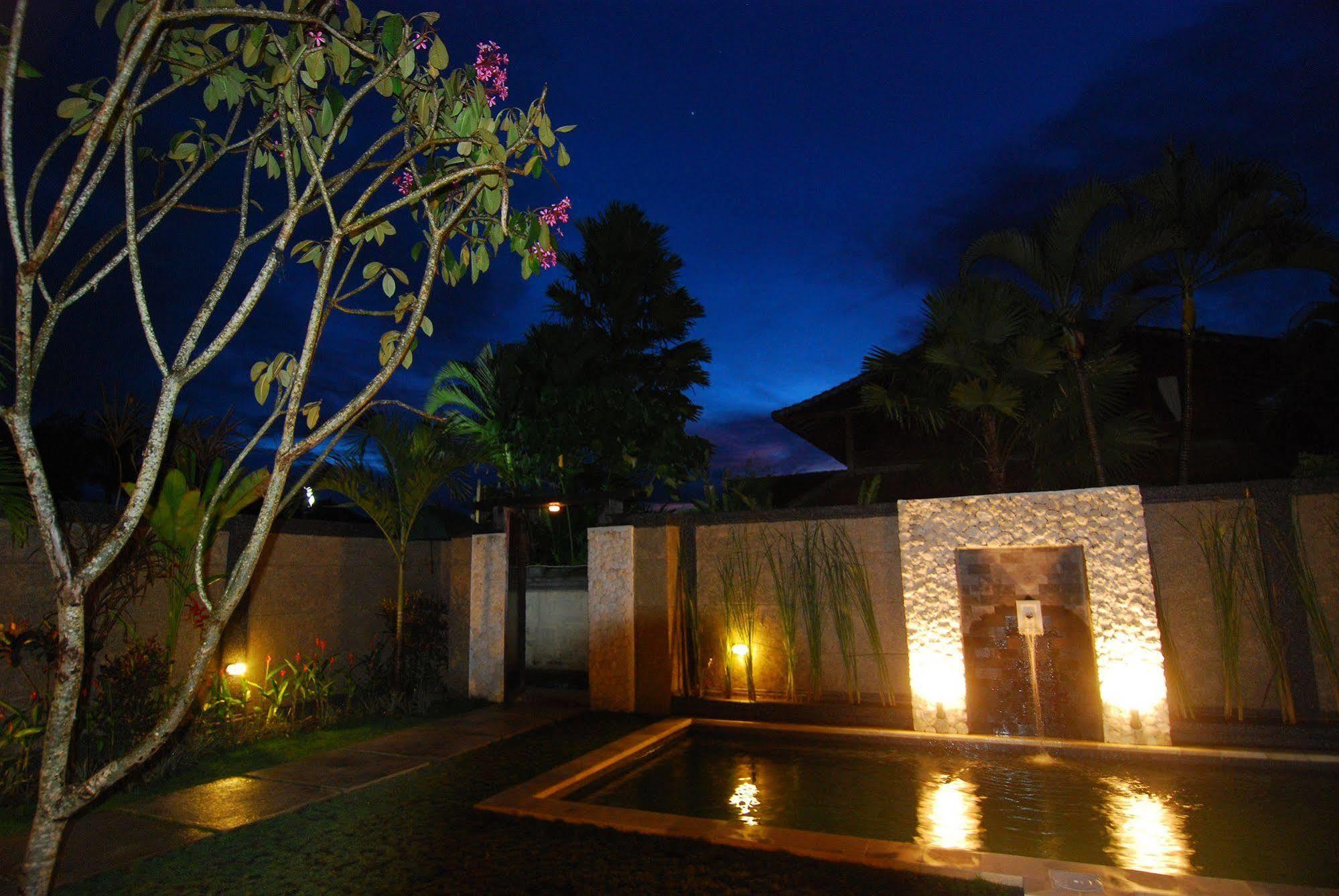Bali Rich Villas Seminyak  Exterior photo